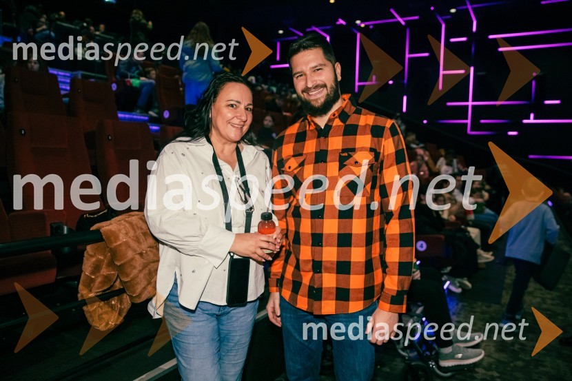  Kaja Kovačič, Radio Antena;  Uroš Bitenc, moderator, vplivnežMedvedek Paddington v džungli, premiera v Cineplexx Ljubljana