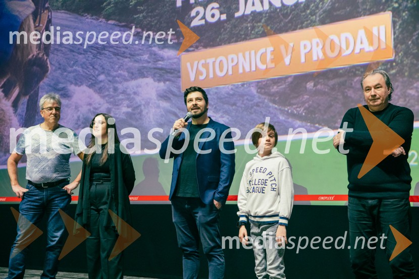  Vojko Sfiligoj, skladatelj;  ... ;  Marko Kvar;  Patrik Novak;  Marjan Bunič, pevec, voditelj, Radio OgnjiščeMedvedek Paddington v džungli, premiera v Cineplexx Ljubljana