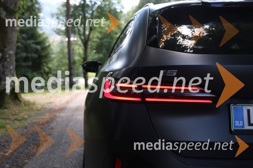 BMW I5 M60 TOURING (popolnoma električni pogon)