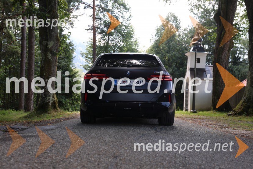 BMW I5 M60 TOURING (popolnoma električni pogon)