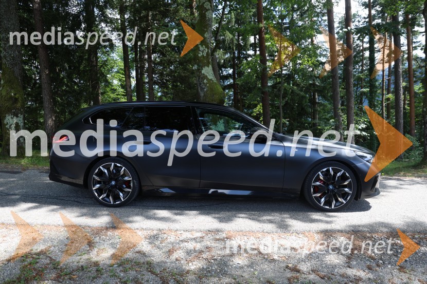 BMW I5 M60 TOURING (popolnoma električni pogon)