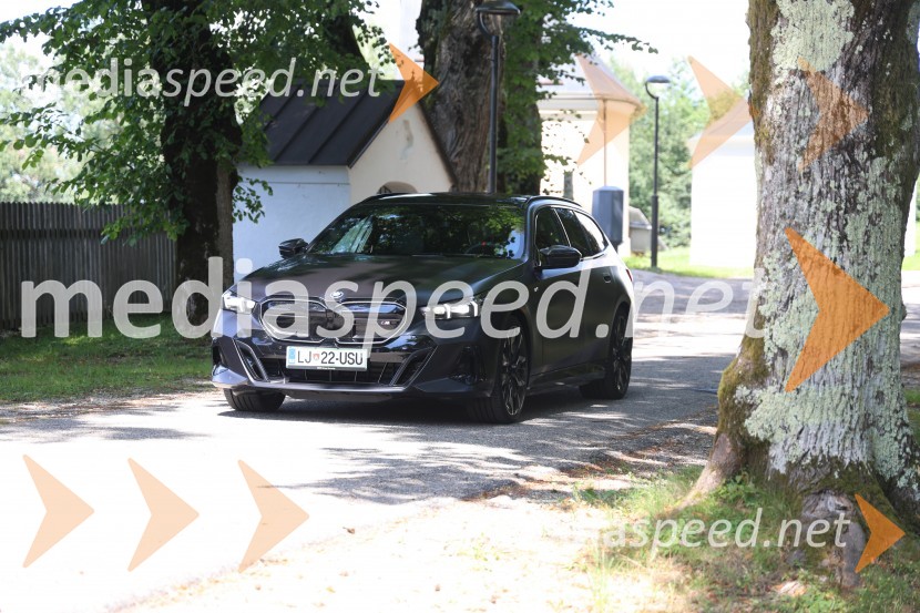 BMW I5 M60 TOURING (popolnoma električni pogon)