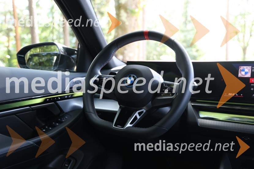 BMW I5 M60 TOURING (popolnoma električni pogon)