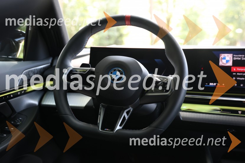 BMW I5 M60 TOURING (popolnoma električni pogon)