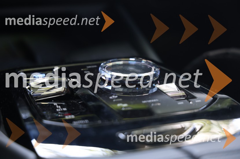 BMW I5 M60 TOURING (popolnoma električni pogon)