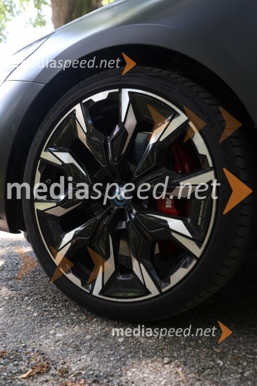 BMW I5 M60 TOURING (popolnoma električni pogon)