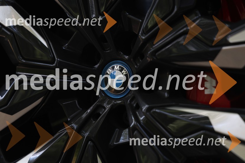 BMW I5 M60 TOURING (popolnoma električni pogon)