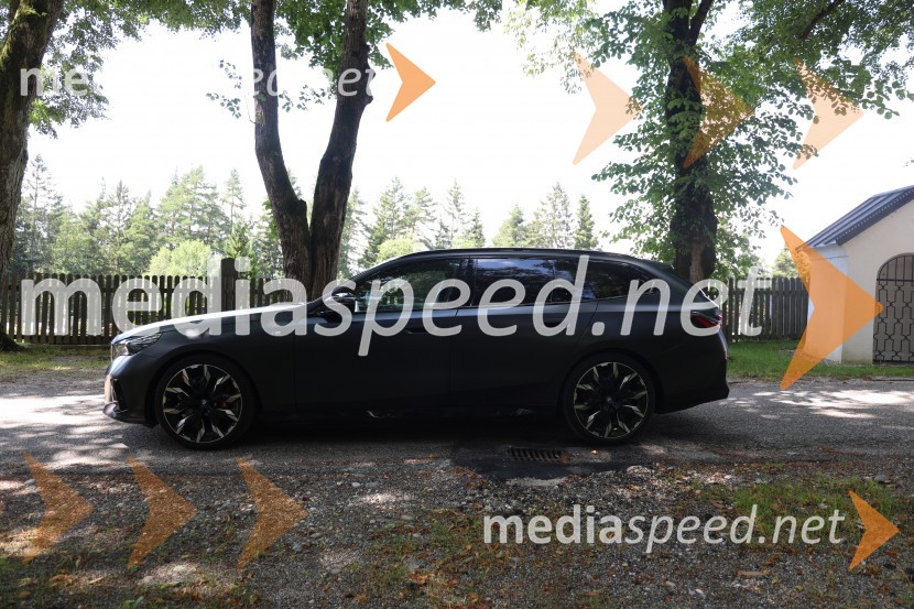 BMW I5 M60 TOURING (popolnoma električni pogon)