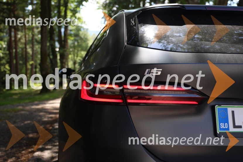 BMW I5 M60 TOURING (popolnoma električni pogon)