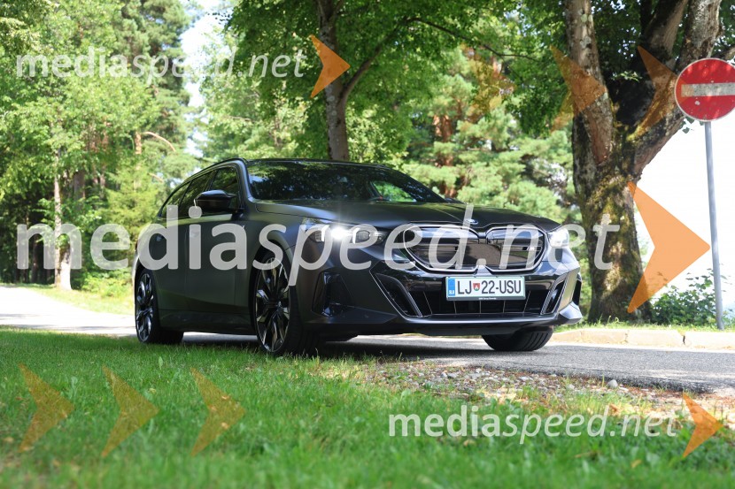 BMW I5 M60 TOURING (popolnoma električni pogon)