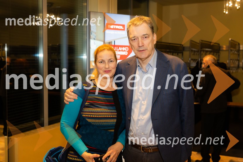  Katarina Šenk;  Matija Šenk, predsednik uprave, Zavarovalnica VzajemnaFestival Ruta, otvoritev festivala