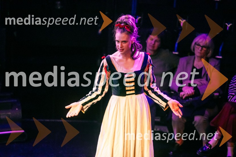  Klara Kuk, igralkaIgralec, premiera gledališke predstave v Cankarjevem domu