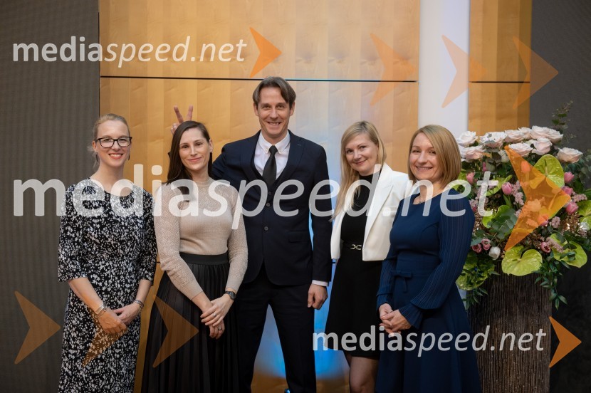  Barbara Petrovič, UM Maribor;  Petra Štraus, Služba za promocijo UM;  ... ;  ... ;  Alenka Ribič, služba za odnose z javnostmi, Univerza v MariboruRektorjev dan Univerze v Mariboru 2025