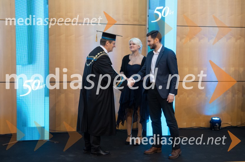 prof. dr. Zdravko Kačič, rektor Univerze v Mariboru;  Karina Medved, Medicinska fakulteta;  Kevin Laufer, Medicinska fakultetaRektorjev dan Univerze v Mariboru 2025