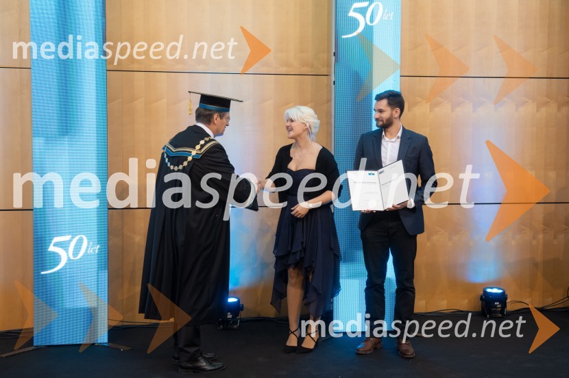 prof. dr. Zdravko Kačič, rektor Univerze v Mariboru;  Karina Medved, Medicinska fakulteta;  Kevin Laufer, Medicinska fakultetaRektorjev dan Univerze v Mariboru 2025