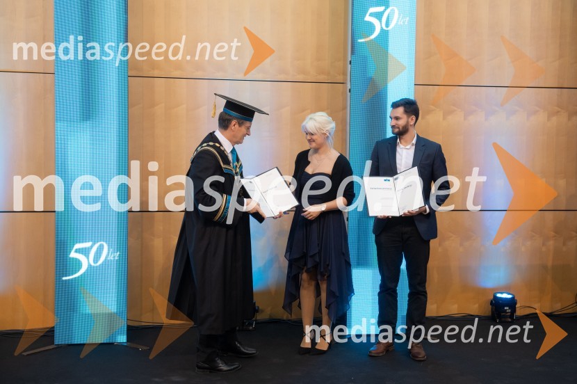 prof. dr. Zdravko Kačič, rektor Univerze v Mariboru;  Karina Medved, Medicinska fakulteta;  Kevin Laufer, Medicinska fakultetaRektorjev dan Univerze v Mariboru 2025