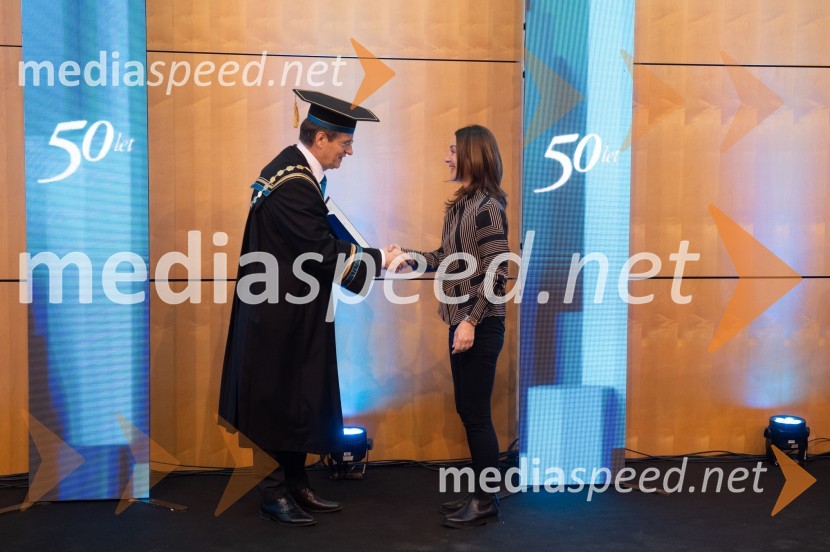 prof. dr. Zdravko Kačič, rektor Univerze v Mariboru;  Urška Mihelin, Fakulteta za kemijo in kemijsko tehnologijoRektorjev dan Univerze v Mariboru 2025