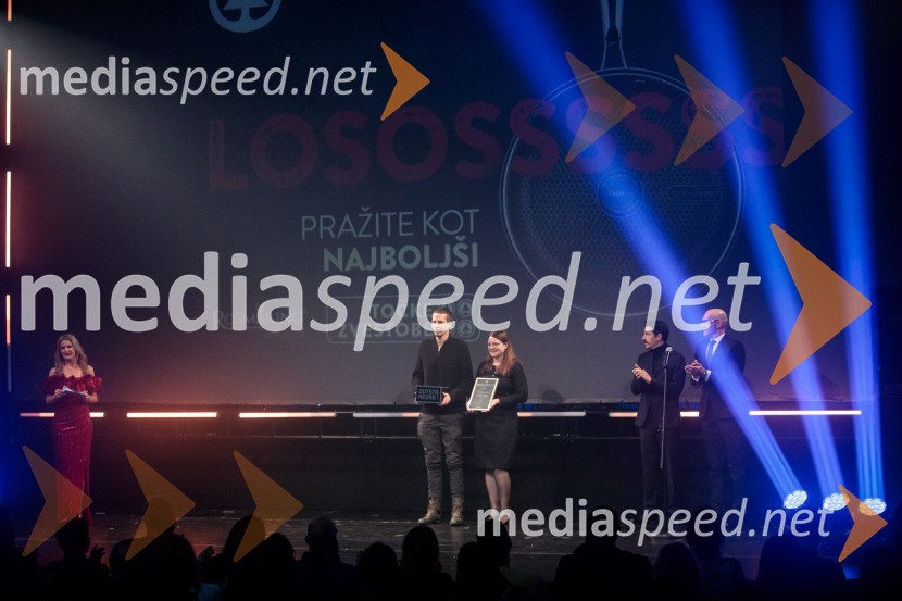  David  Kovačič, generalni direktor, Spar Slovenija;  Lidija Rakuša, direktorica marketinga, Spar SlovenijaOutstanding 2024, presežki v zunanjem oglaševanju, podelitev