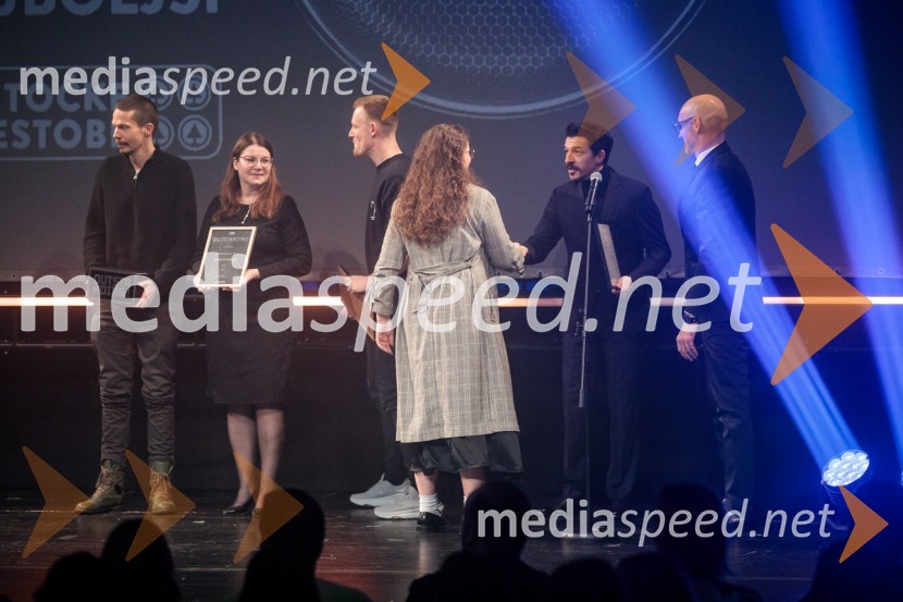  David  Kovačič, generalni direktor, Spar Slovenija;  Lidija Rakuša, direktorica marketinga, Spar SlovenijaOutstanding 2024, presežki v zunanjem oglaševanju, podelitev