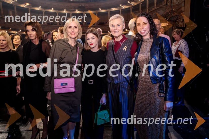  Irena Pavčič, IPPR;  Korina Korper;  Valerija Čarman, Nepremagljiva ženska 2022;  Petra Kregar, starejša svetovalka za komuniciranje, IPPROutstanding 2024, presežki v zunanjem oglaševanju, podelitev