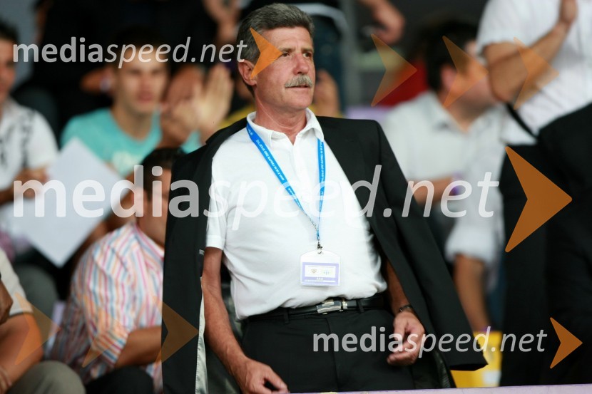 Drago Cotar, predsednik uprave Zavarovalnice Maribor in predsednik NK MariborPovratna tekma 3. kroga kvalifikacij za Ligo prvakov: NK Maribor - FC Zürich