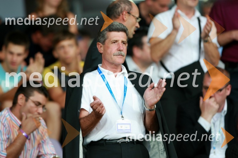 Drago Cotar, predsednik uprave Zavarovalnice Maribor in predsednik NK MariborPovratna tekma 3. kroga kvalifikacij za Ligo prvakov: NK Maribor - FC Zürich