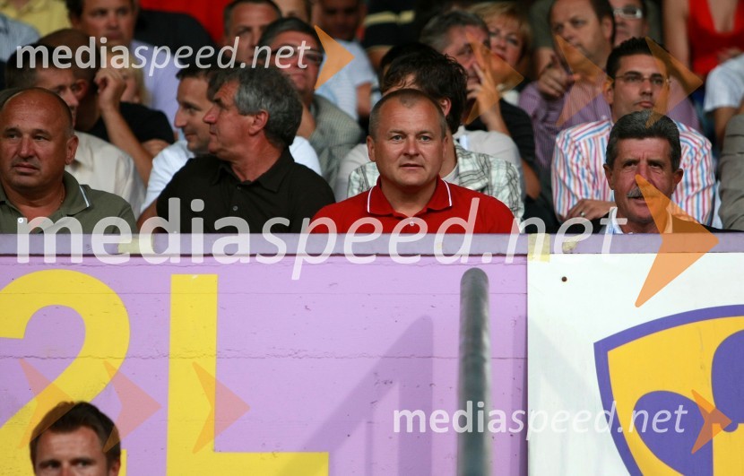 Milan Mikl, podžupan Mestne občine Maribor, Bojan Prašnikar, nekdanji trener NK Maribor, Franc Kangler, župan Mestne občine Maribor in Drago Cotar, predsednik uprave Zavarovalnice Maribor in predsednik NK MariborPovratna tekma 3. kroga kvalifikacij za Ligo prvakov: NK Maribor - FC Zürich