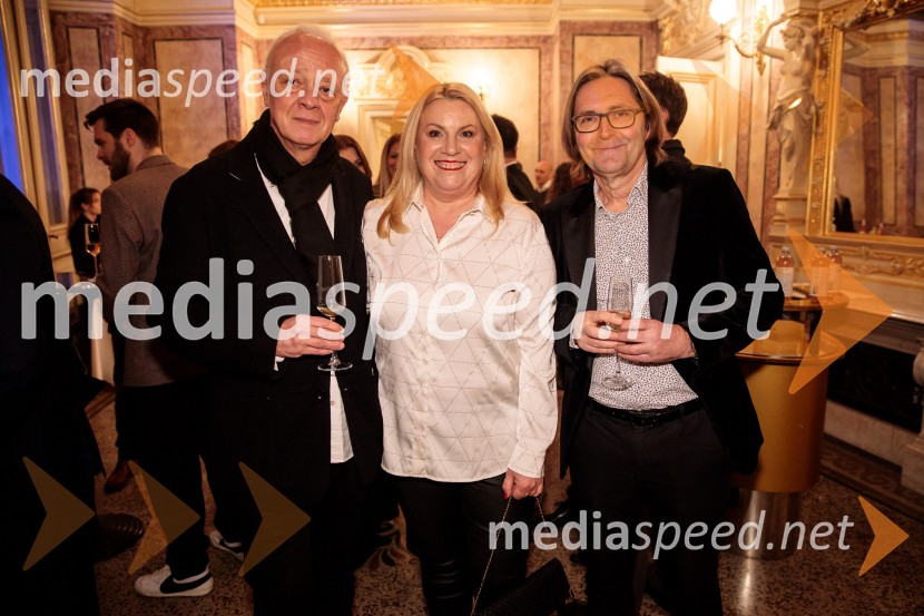  Roman Berčon, direktor oglaševalske agencije Votan Leo Burnett;   Andreja Turnšek Petrovič, Europlakat;  Mitja Tuškej, partner in marketinški strateg, Formitas BBDOOutstanding 2024, presežki v zunanjem oglaševanju, podelitev