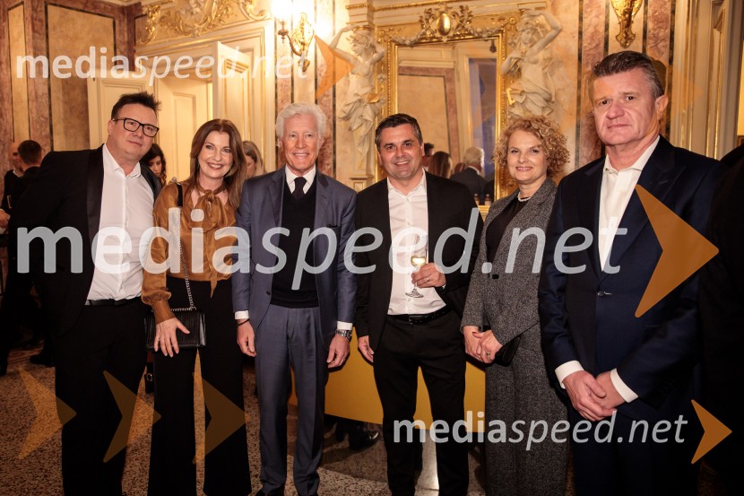  ... ;  ... ;  ... ;  ... ;  ... ;  Marko Kolbl, lastnik skupine Next media, solastnik in direktor Europlakat SlovenijaOutstanding 2024, presežki v zunanjem oglaševanju, podelitev