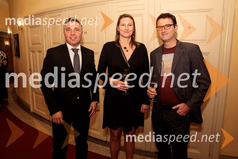  Boštjan Berčan, operativni direktorja Europlakat;  ... ;  ... Outstanding 2024, presežki v zunanjem oglaševanju, podelitev