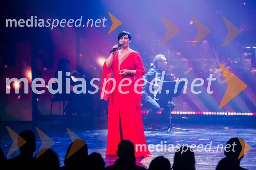  Nuška Drašček, pevkaOutstanding 2024, presežki v zunanjem oglaševanju, podelitev