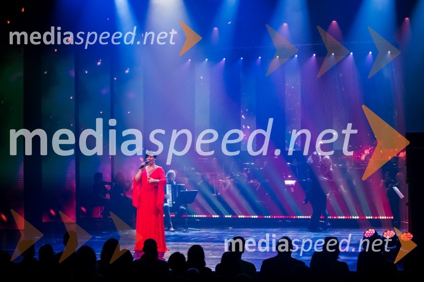  Nuška Drašček, pevkaOutstanding 2024, presežki v zunanjem oglaševanju, podelitev