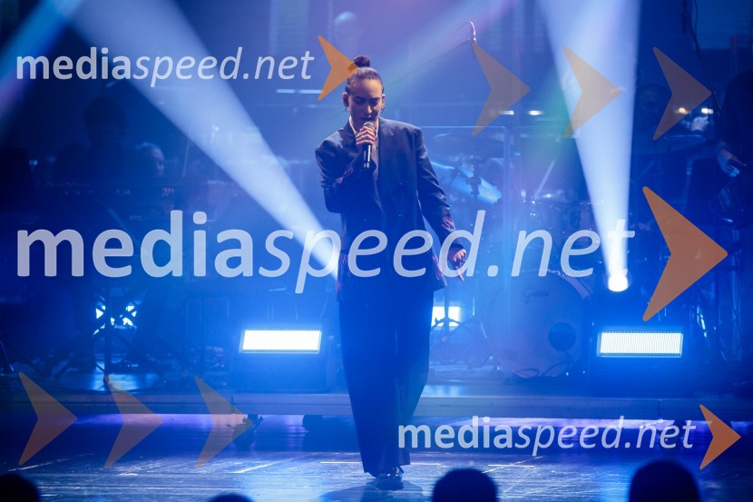  Mia Puhar Rodin - Masayah, pevkaOutstanding 2024, presežki v zunanjem oglaševanju, podelitev