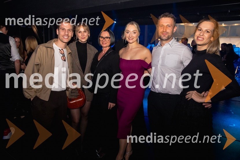  Marko Subotic;  Melani Mekicar, radijska in televizijska voditeljica;  Vesna Malnar Memedovič, direktorica Zavoda Kočevsko;  Estera Premk, vodja marketinga NEXT MEDIA;  Borut Horvat, direktor prodaje NEXT MEDIA;  Maruška Pleničar, oglasno trženje MLADINSKA KNJIGA D.D.Outstanding 2024, presežki v zunanjem oglaševanju, podelitev