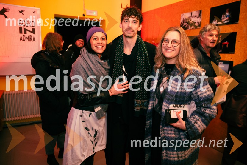  Inga Remeta, direktorica, Slovensko mladinsko gledališče;  Nejc Cijan Garlatti, igralec;  Tereza  Gregorič, dramaturginjaBoško in Admira, premiera v SMG Ljubljana