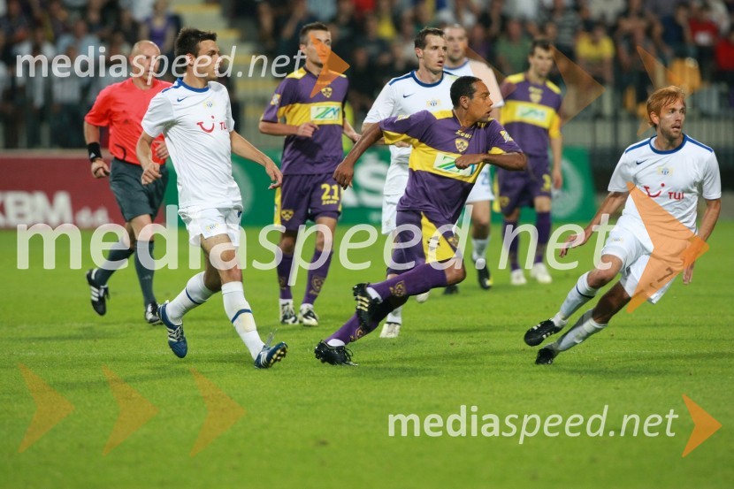 Nogometaši NK Maribor in FC ZürichPovratna tekma 3. kroga kvalifikacij za Ligo prvakov: NK Maribor - FC Zürich