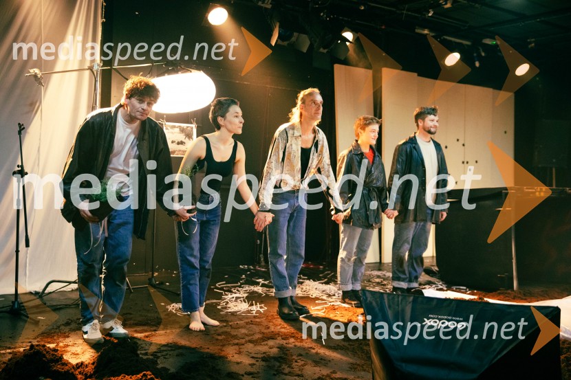  Primož Bezjak, igralec, plesalec;  Nataša Keser, igralka;  Boris  Šeparović, režiser;  Kaja Petrovič, igralka;  Stane Tomazin, igralecBoško in Admira, premiera v SMG Ljubljana