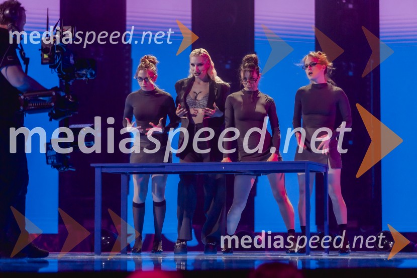  ... ;  Sara Briški Cirman - Raiven, pevka, harfistka;  ... ;  ... Klemen Slakonja je zmagovalec izbora EMA 2025