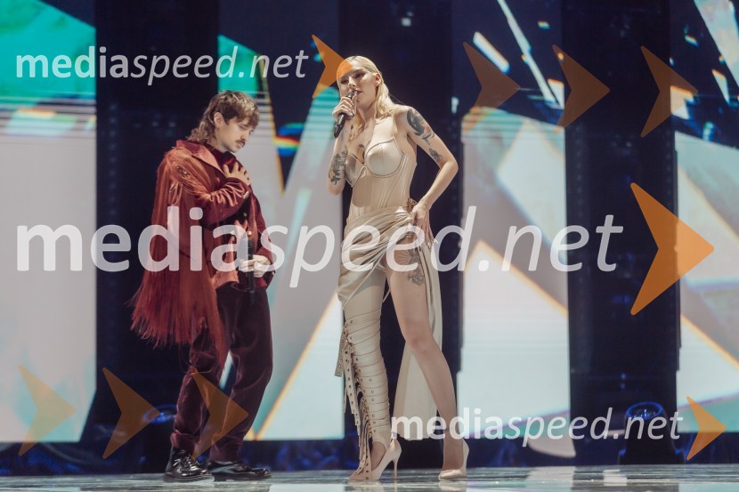  Gregor  Strasbergar, glasbena skupina MRFY;  Sara Briški Cirman - Raiven, pevka, harfistkaKlemen Slakonja je zmagovalec izbora EMA 2025