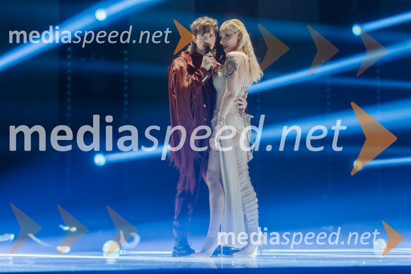  Gregor  Strasbergar, glasbena skupina MRFY;  Sara Briški Cirman - Raiven, pevka, harfistkaKlemen Slakonja je zmagovalec izbora EMA 2025