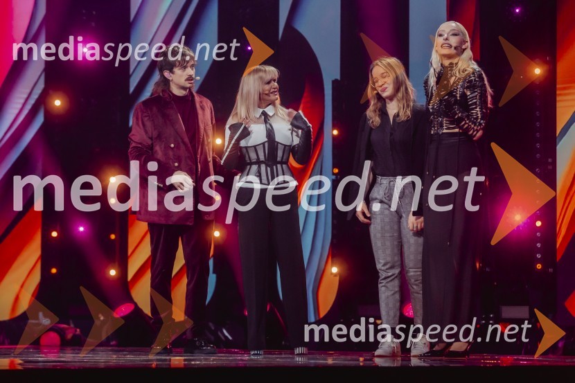  Gregor  Strasbergar, glasbena skupina MRFY;  ... ;  ... ;  Sara Briški Cirman - Raiven, pevka, harfistkaKlemen Slakonja je zmagovalec izbora EMA 2025