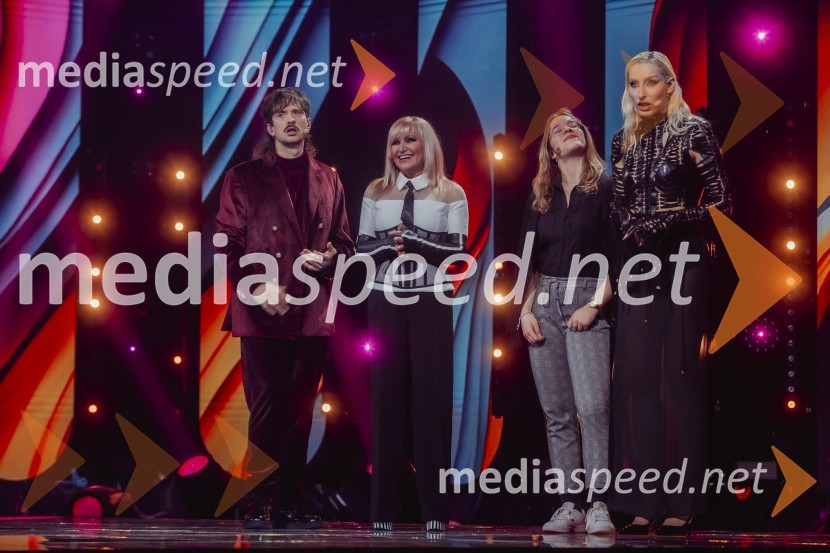  Gregor  Strasbergar, glasbena skupina MRFY;  Nuša Derenda, pevka;  Sara Briški Cirman - Raiven, pevka, harfistkaKlemen Slakonja je zmagovalec izbora EMA 2025