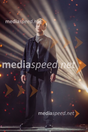  Klemen Slakonja, igralec, komik in TV voditeljKlemen Slakonja je zmagovalec izbora EMA 2025