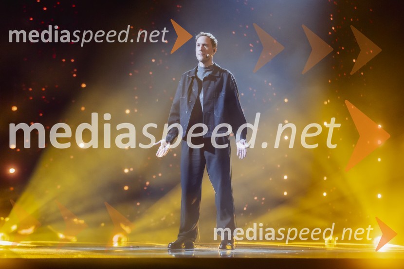  Klemen Slakonja, igralec, komik in TV voditeljKlemen Slakonja je zmagovalec izbora EMA 2025