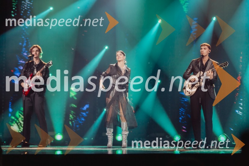  Lea Sirk, pevka;  Filip Vidušin, glasbena skupina LPSKlemen Slakonja je zmagovalec izbora EMA 2025