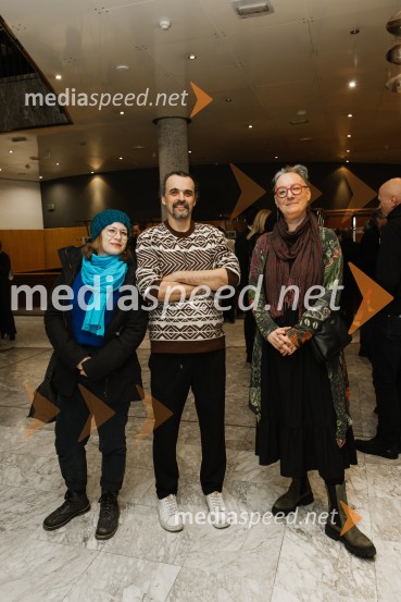  Ana Geršak, literarna kritičarka, urednica za leposlovje in intervjuje ter prevajalka;  Vanja Mervič, slikar in avtor; mag. Andreja Repič Agrež, vodja marketinga G0! 20251973, premiera avtorskega projekta v SNG Nova Gorica