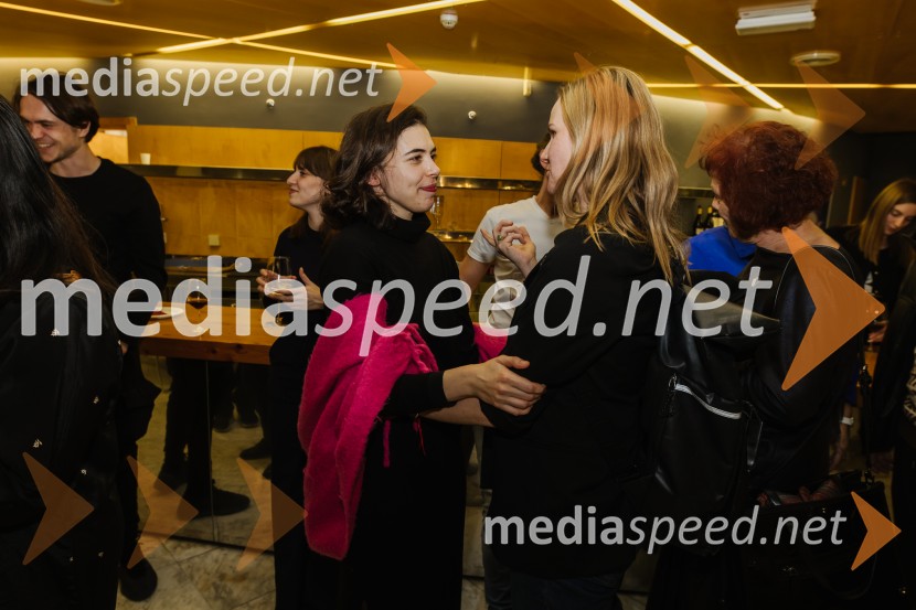  Anuša  Kodelja, igralka;  Maša Pelko, režiserka1973, premiera avtorskega projekta v SNG Nova Gorica