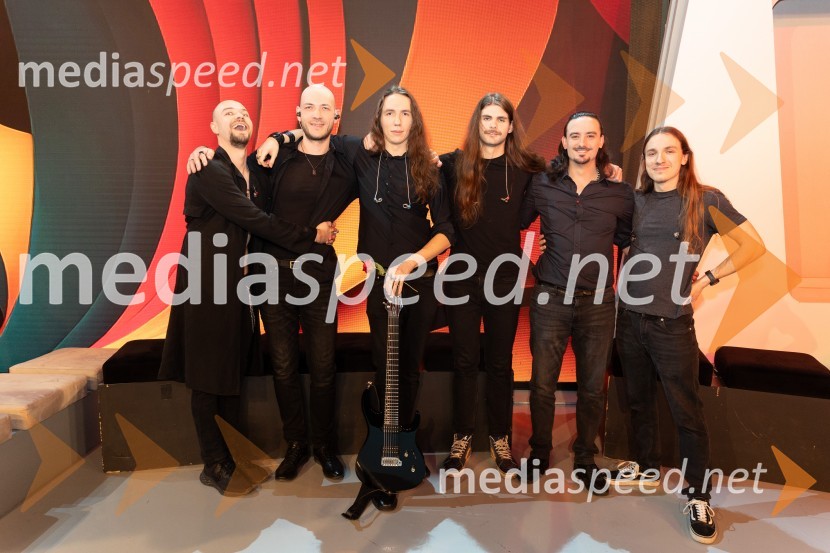  Vanja Rok Vrtovec, RAI, glasbenik;  Tomaž  Vrtovec, RAI, glasbenik;  Mile Vrbica, RAI, glasbenik;  Filip Furlani, RAI, glasbenik;  Maj Kobilica, RAI, glasbenik;  Urban Žiberna, RAI, glasbenikKlemen Slakonja je zmagovalec izbora EMA 2025