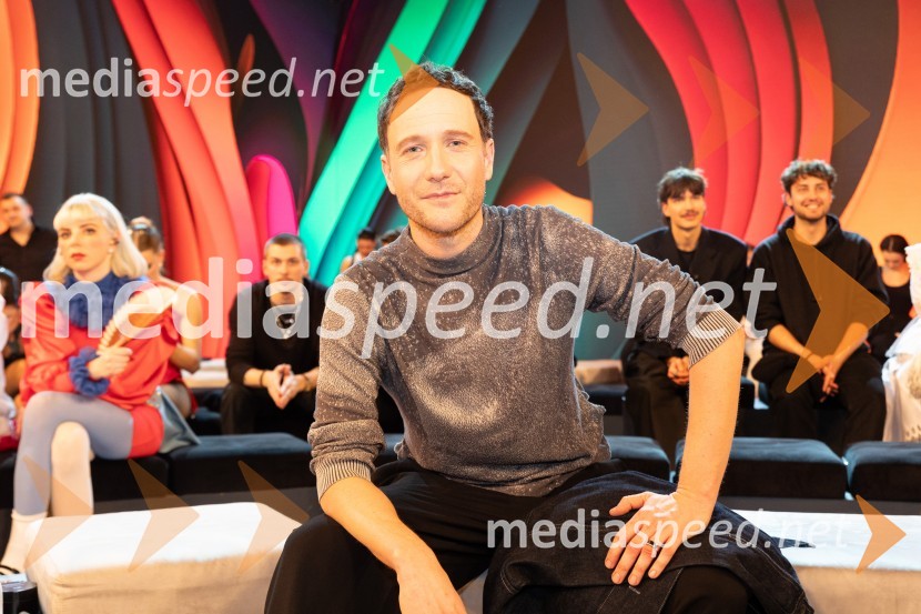  Klemen Slakonja, igralec, komik in TV voditeljKlemen Slakonja je zmagovalec izbora EMA 2025