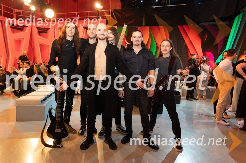  Mile Vrbica, RAI, glasbenik;  Tomaž  Vrtovec, RAI, glasbenik;  Vanja Rok Vrtovec, RAI, glasbenik;  Filip Furlani, RAI, glasbenik;  Maj Kobilica, RAI, glasbenik;  Urban Žiberna, RAI, glasbenikKlemen Slakonja je zmagovalec izbora EMA 2025